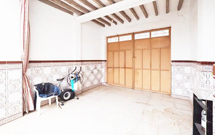 Casas en venta y pisos alquiler - 1