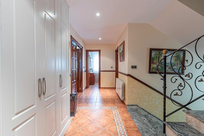 Casas en venta y pisos alquiler - 2