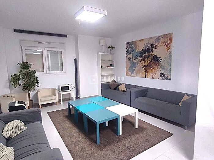 Casas en venta y pisos alquiler - 2