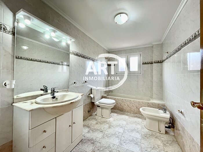 Casas en venta y pisos alquiler - 3