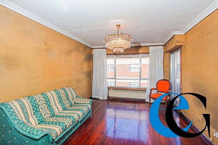 Casas en venta y pisos alquiler - 3