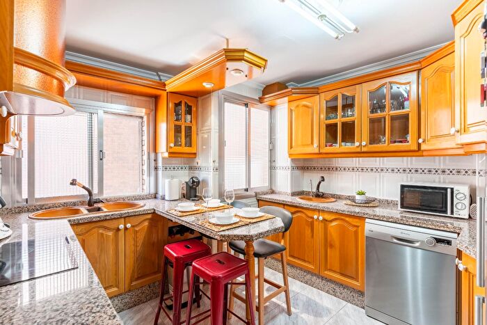 Casas en venta y pisos alquiler - 2