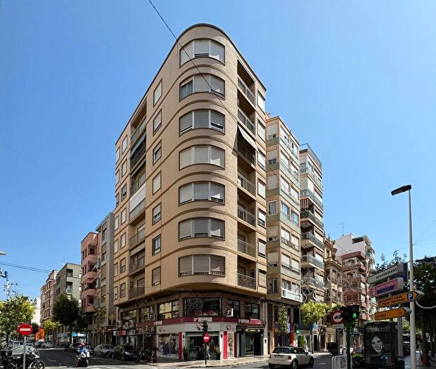 Casas en venta y pisos alquiler - 1