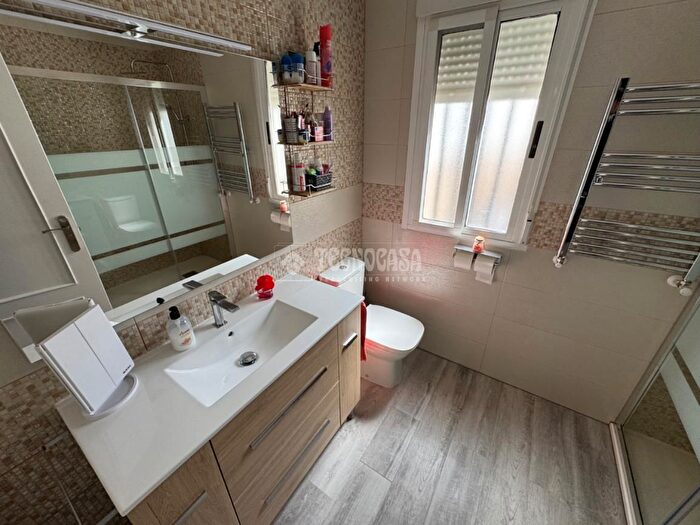 Casas en venta y pisos alquiler - 3