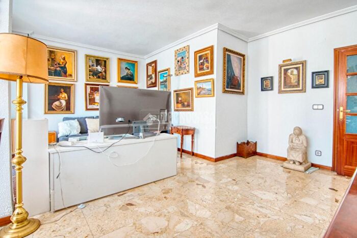 Casas en venta y pisos alquiler - 2
