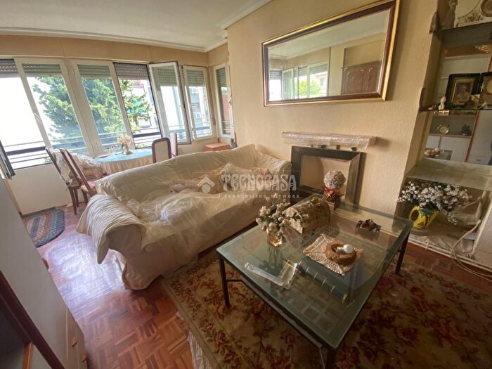 Casas en venta y pisos alquiler - 3