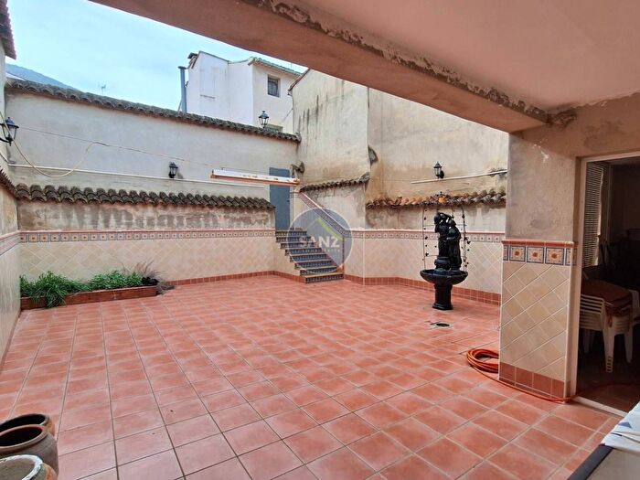 Casa en venta en Beniatjar, Valencia de 3 habitaciones