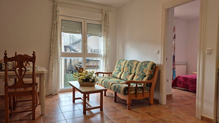 Casas en venta y pisos alquiler - 2