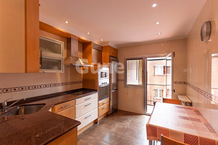 Casas en venta y pisos alquiler - 1