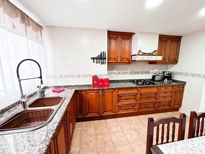 Casas en venta y pisos alquiler - 2