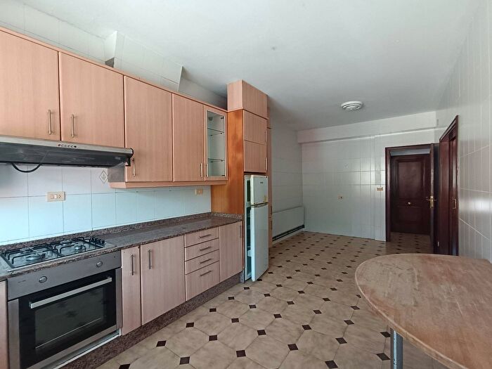 Piso en venta en Boiro, A Coruña de 6 habitaciones