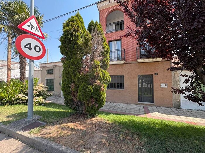 Casas en venta y pisos alquiler - 1
