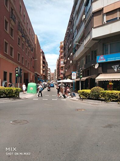 Casas en venta y pisos alquiler - 1