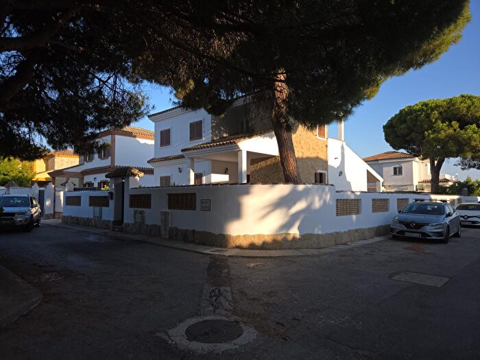 Casa en venta en Los Gallos, Chiclana de la Frontera de 5 habitaciones
