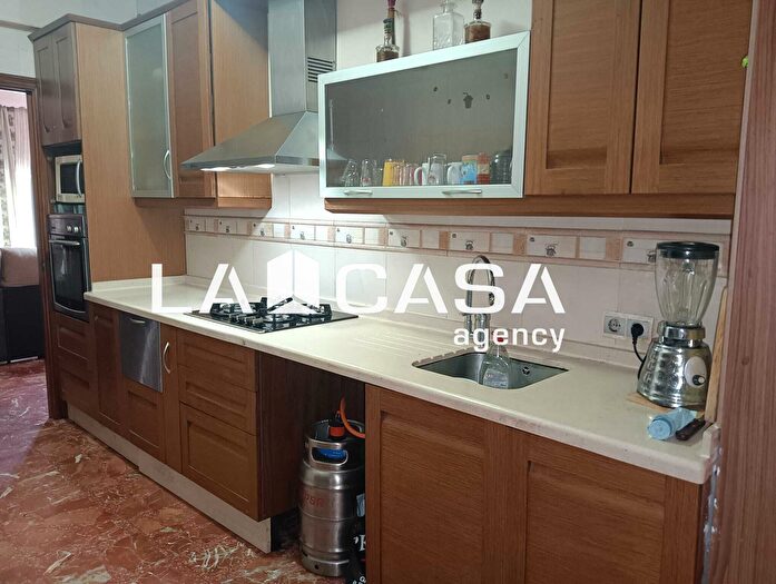 Casas en venta y pisos alquiler - 3