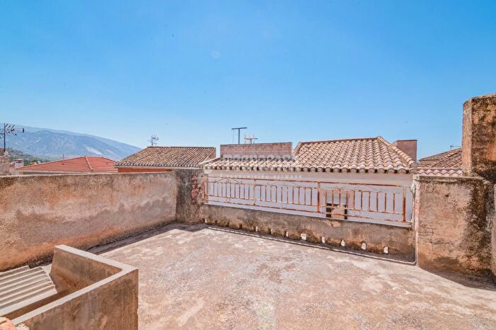 Casa en venta en Padul, Granada de 5 habitaciones