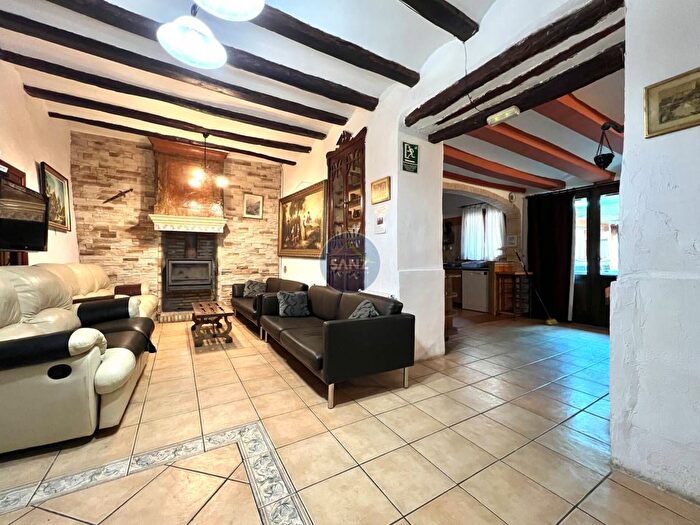 Casas en venta y pisos alquiler - 3