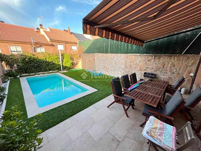 Casas en venta y pisos alquiler - 1