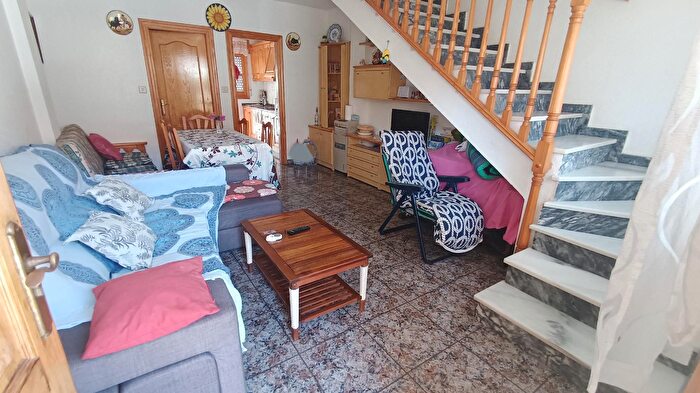 Casas en venta y pisos alquiler - 3