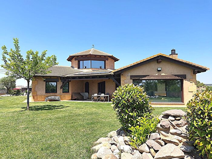 Casa en venta en Vicién, Huesca de 3 habitaciones