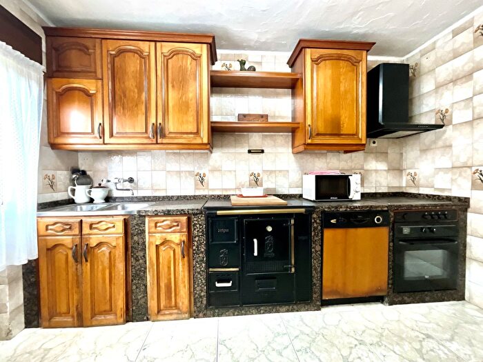 Casas en venta y pisos alquiler - 2