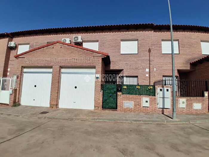 Casa en venta en Lucillos, Toledo de 3 habitaciones