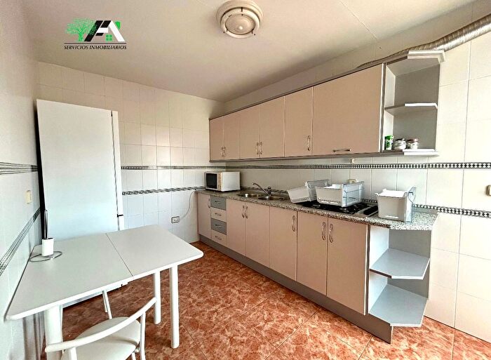Casas en venta y pisos alquiler - 3