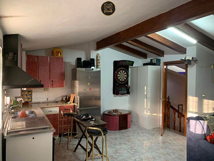 Casas en venta y pisos alquiler - 2