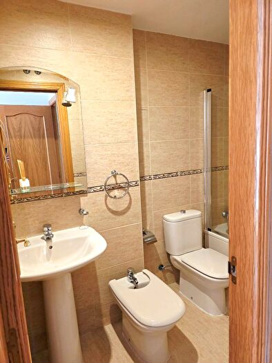 Casas en venta y pisos alquiler - 2