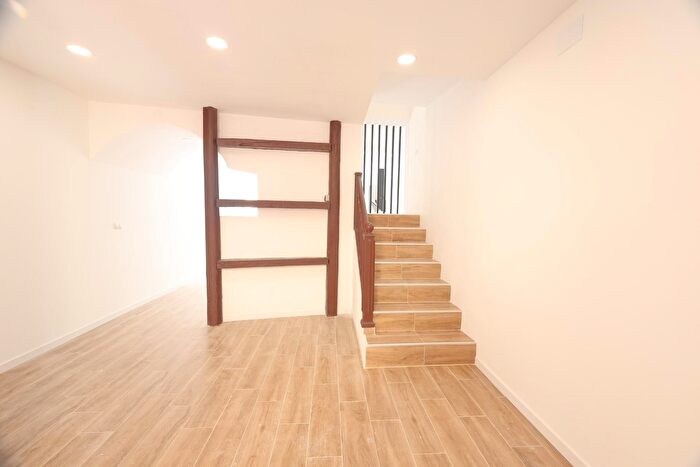 Casas en venta y pisos alquiler - 2