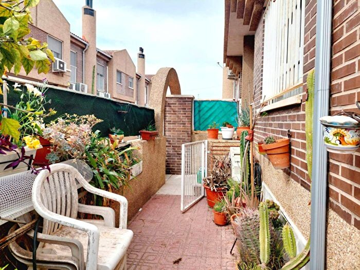 Casas en venta y pisos alquiler - 1