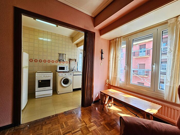 Casas en venta y pisos alquiler - 3