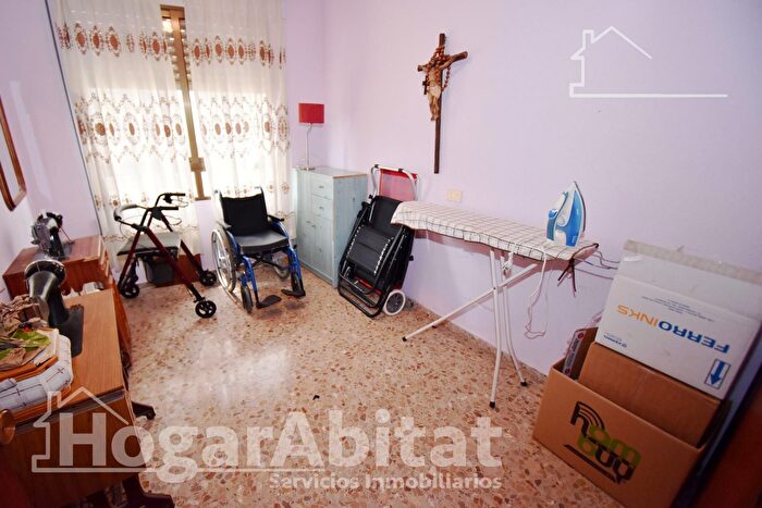 Casas en venta y pisos alquiler - 3