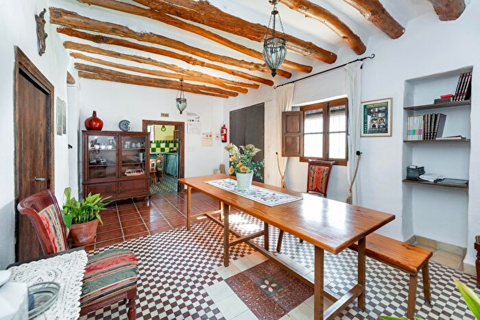Casas en venta y pisos alquiler - 2