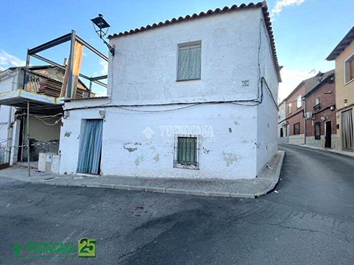 Casas en venta y pisos alquiler - 1