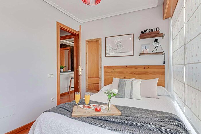 Casas en venta y pisos alquiler - 3