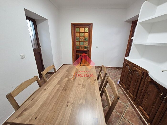 Casas en venta y pisos alquiler - 3