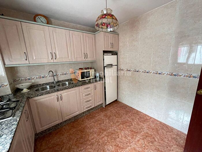 Casas en venta y pisos alquiler - 1