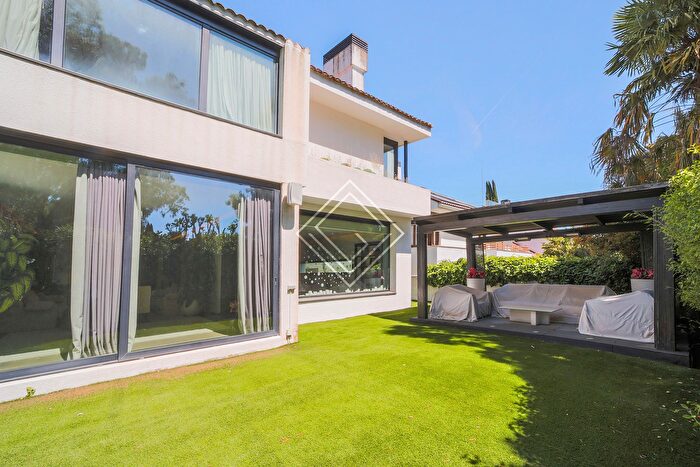 Casa en venta en Urbanización La Moraleja, La Moraleja de 5 habitaciones