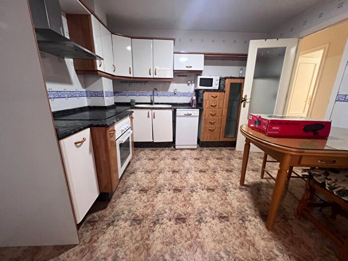 Casas en venta y pisos alquiler - 2