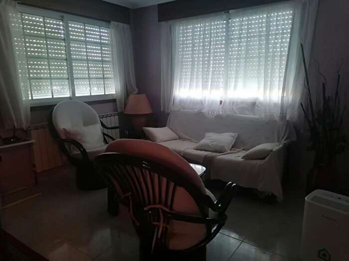Casas en venta y pisos alquiler - 3