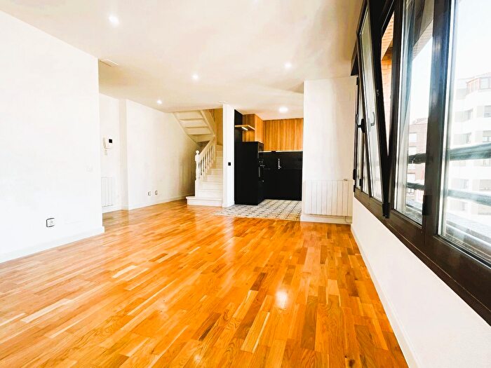 Casas en venta y pisos alquiler - 3