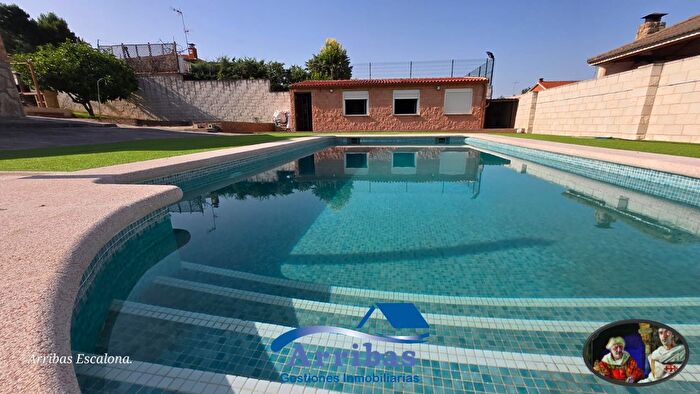 Casas en venta y pisos alquiler - 3