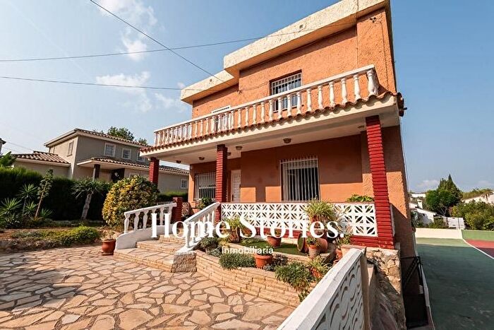 Casa en venta en La Cañada, Paterna de 6 habitaciones