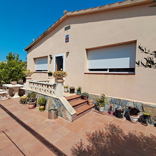 Casa en venta en Aiguamúrcia, Tarragona de 3 habitaciones