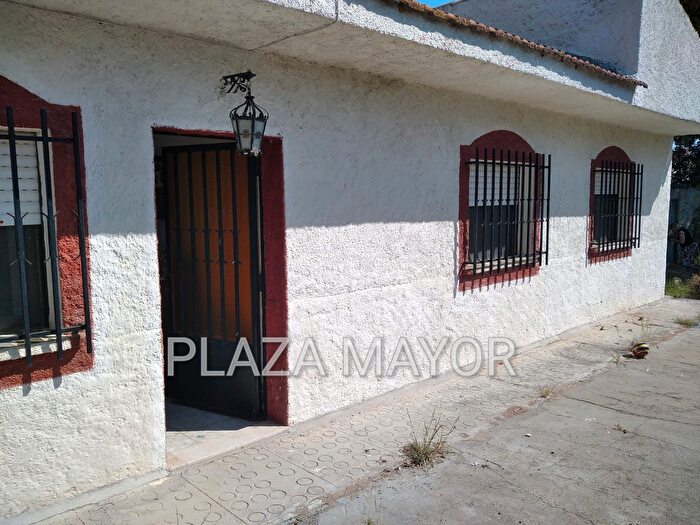 Casas en venta y pisos alquiler - 3