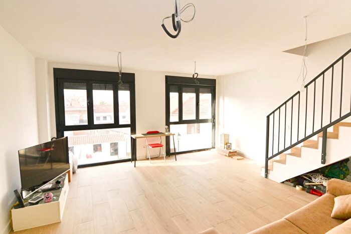 Casas en venta y pisos alquiler - 2
