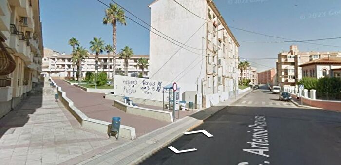 Casas en venta y pisos alquiler - 3