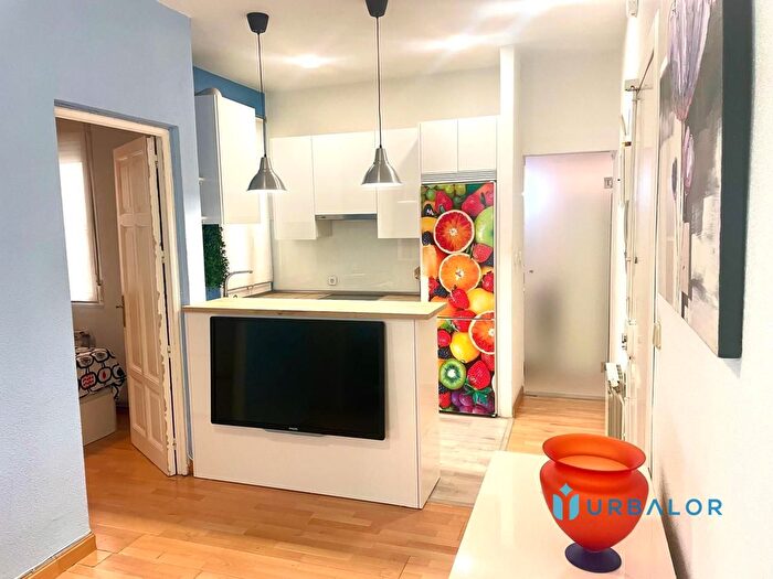 Casas en venta y pisos alquiler - 1