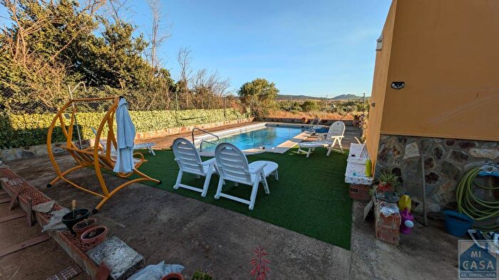 Casa en venta en Extremadura, Badajoz de 6 habitaciones